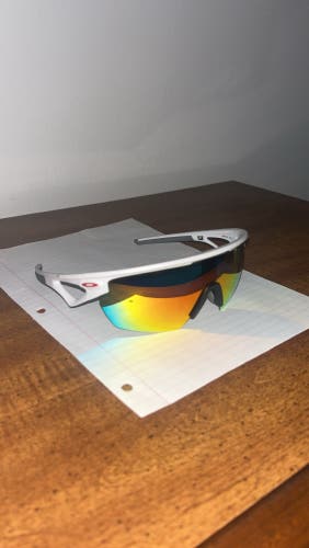 Men's Adult One Size Fits All Men's Oakley Sunglasses (New)