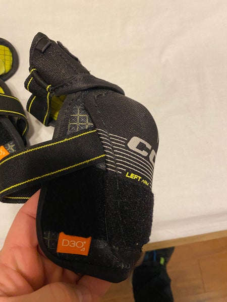 Youth Large CCM Tacks XF 80 Elbow Pads (Used)