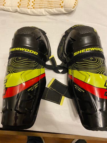 Youth Sher-Wood Rekker 10" Shin Pads (Used)