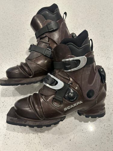 Scarpa T3 Telemark Touring Ski Boots (UK 4 US M5 US W6) kids telemark boots