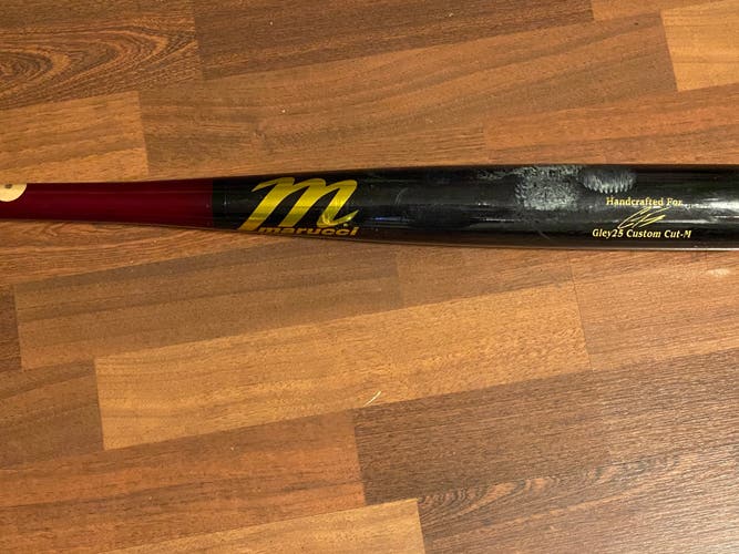 Marucci Bat (-3) 30 oz 33" (Used)