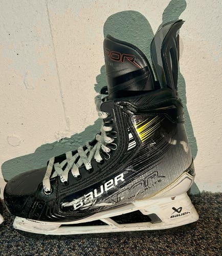 2023 Bauer Vapor Hyperlite 2 Hockey Skates 7.5 (Used)