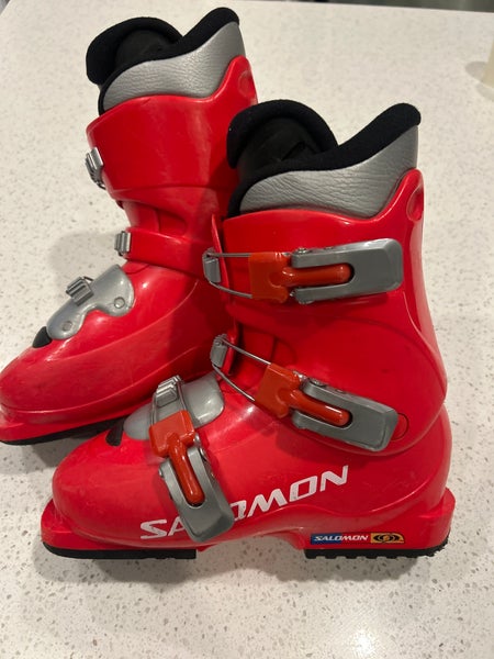 Mondo 23 & 23.5 Salomon Performa T3 Ski Boots (Used)