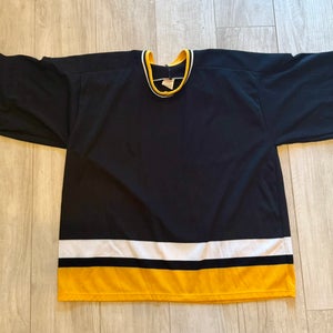 Hockey Player Jersey - CCM by MASKA