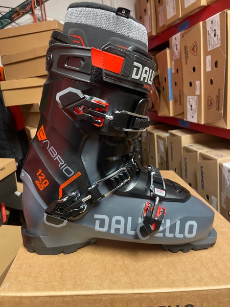 Mondo 28 & 28.5 Men's Dalbello Cabrio 3DWrap Ski Boots Stiff Flex (New)