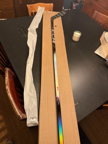 Senior CCM JetSpeed FT8 Pro Right Handed Hockey Stick P28 70 Flex (New)