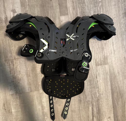 XS Adult Xtech Shoulder Pads with Backplate(Used)