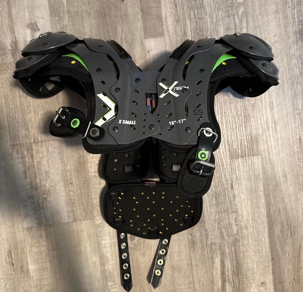 XS Adult Xtech Shoulder Pads with Backplate(Used)