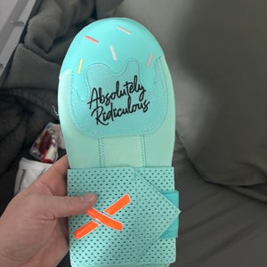 Absolutely Ridiculous Sliding Mitt ( new no box)