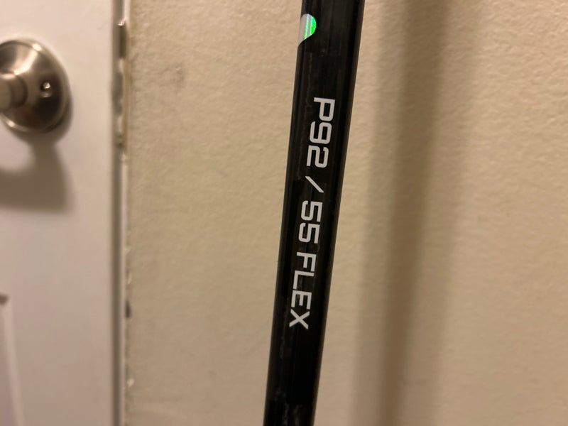 Intermediate Bauer Vapor FlyLite Right Handed Hockey Stick P29 55 Flex Pro Stock (New)