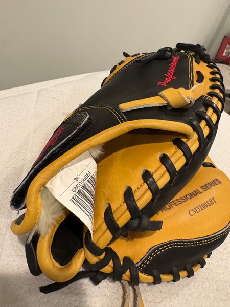 RH All Star CM3100sbt Catcher's Glove 33.5" (Used)