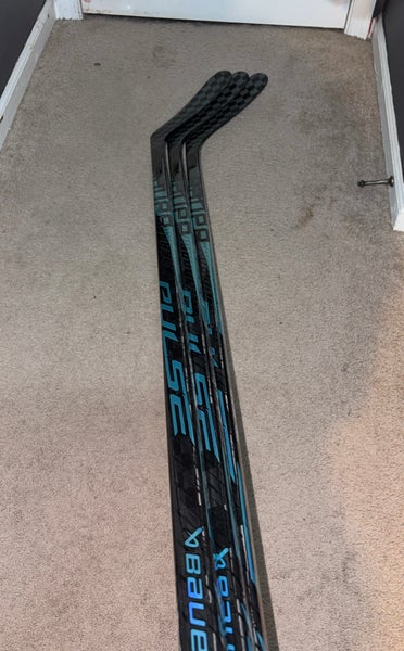 Intermediate Bauer Pulse Right Handed Hockey Stick P92 65 Flex (New)