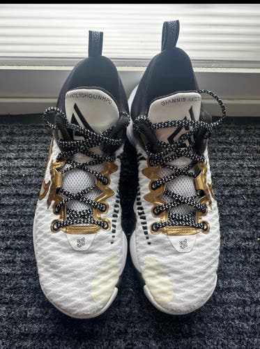 Men's Size M 8.5 (W 9.5) Nike Giannis Immortality 2 Shoes (Used)