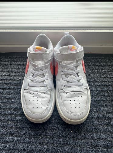 Unisex 2Y (Big Kids / Youth) Youth Nike Court Borough Low Shoes (Used)