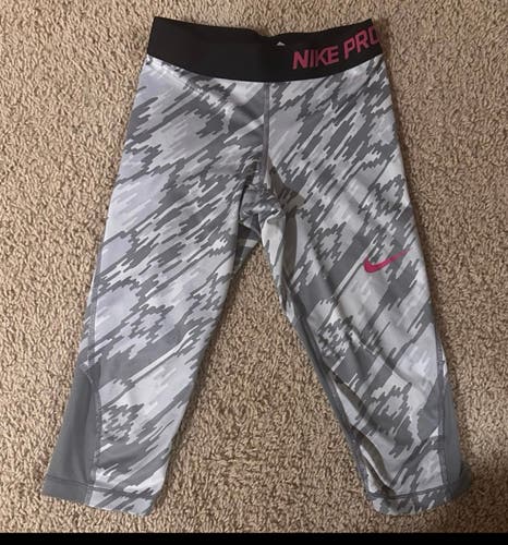 Gray Small Girls Nike Pants (Used) Capri, compression