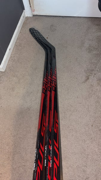 Senior p92/77 Bauer Pulse Hockey Stick RED