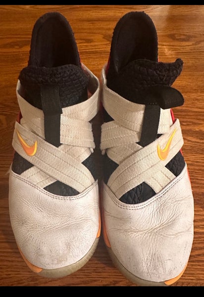 LEBRON XII Soldier Basketball Kid's 6.5Y (Big Kids / Youth) Nike Shoes (Used)