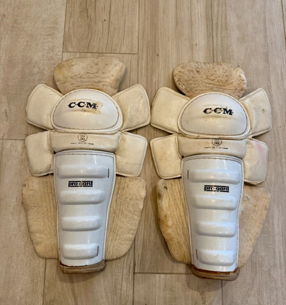 Vintage Hockey Player Shin Guard “Lot” (CCM, Playmaker, Hattem)