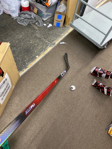 Intermediate CCM JetSpeed FT8 Pro Left Hand Hockey Stick P28 65 Flex (New)