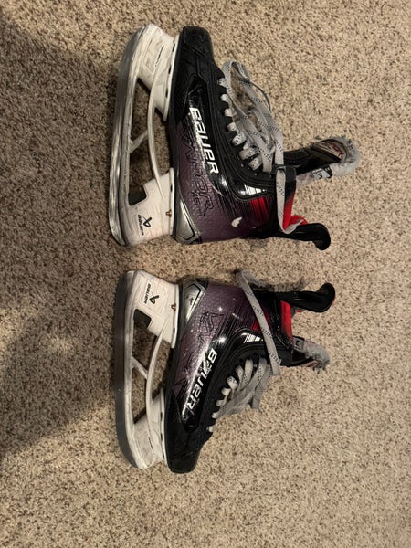 2023 Bauer Vapor X5 Pro Hockey Skates Extra Wide Width Size 3 (Used)