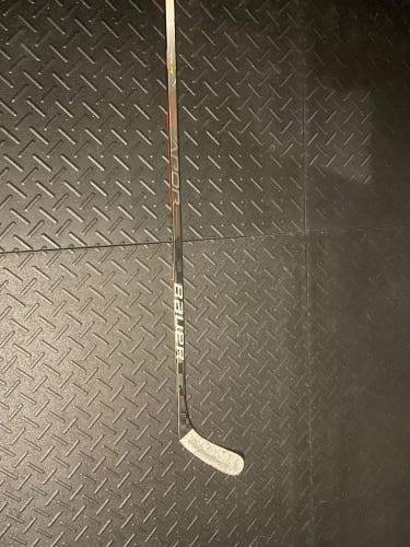 Senior Bauer Vapor Hyperlite Left Hand Hockey Stick P92 87 Flex (Used)
