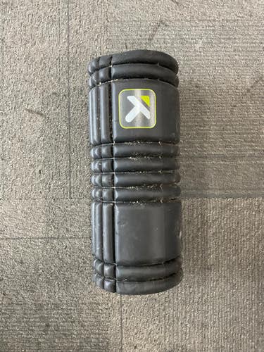 Used Triggerpoint Exercise Foam Roller Black Fits all 11614-S000226618