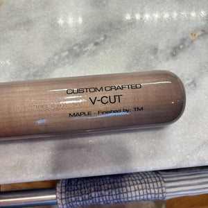 Victus V-Cut Bat (-3) 29 oz 32" (New)