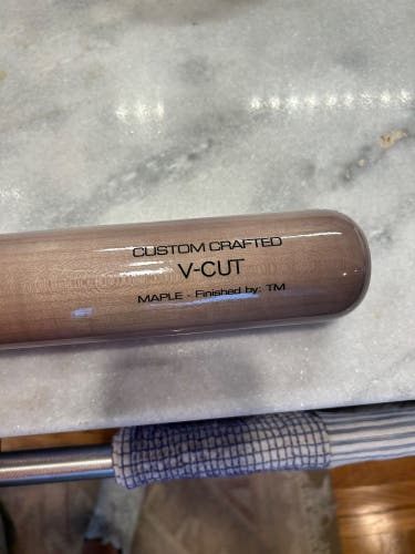 Victus V-Cut Bat (-3) 29 oz 32" (New)