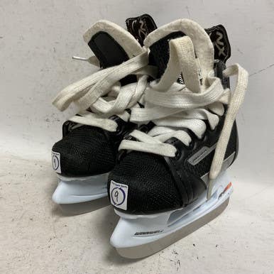 Used WinnWell AMP 300 Youth Hockey Skate Youth 09.0 11855-S000195824