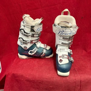 Ski Boots: Mondo 23 & 23.5 Women's Nordica Ski Boots (Used)
