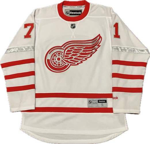Detroit Red Wings Dylan Larkin 2017 Centennial Classic Reebok NHL Hockey Jersey Size S