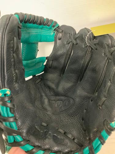 Used Wilson A500 BB/SB Glove RH Throw Black 10 3/4" 11823-S000036267