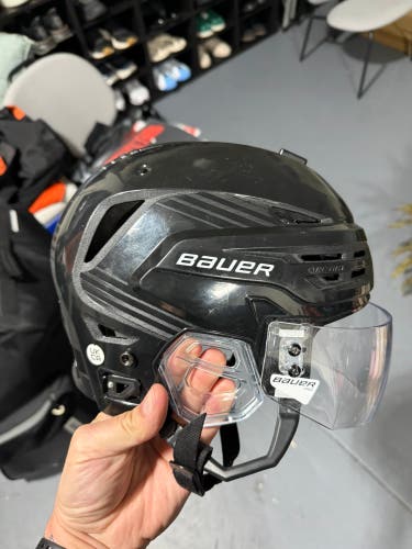 Large Bauer Re-Akt 85 Helmet (Used)