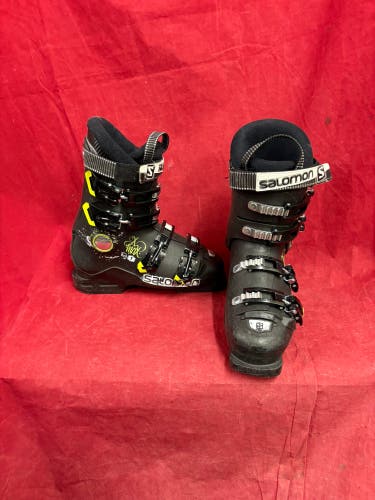 Ski Boots: Mondo 24 & 24.5 Salomon Ski Boots (Used)
