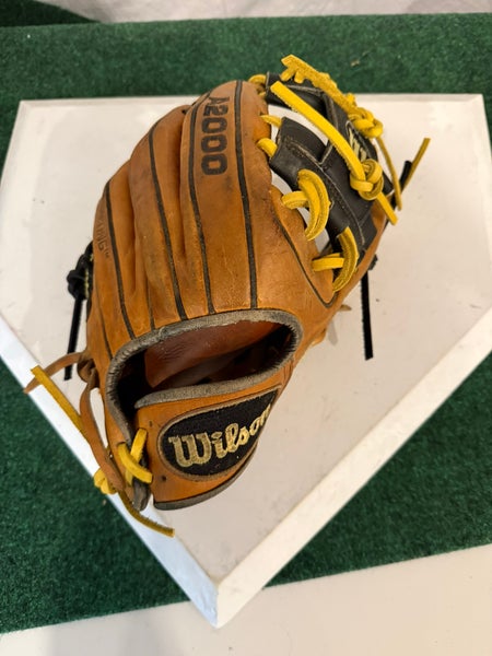 Wilson A2000 RH Infield Baseball Glove 11.5" (Used)