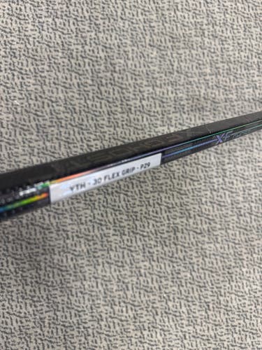 Youth CCM XF Ghost Right Handed Hockey Stick P29 30 Flex (New)