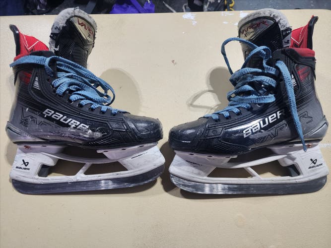 Bauer Vapor 5x Pro Hockey Skates Size 4 (Used)