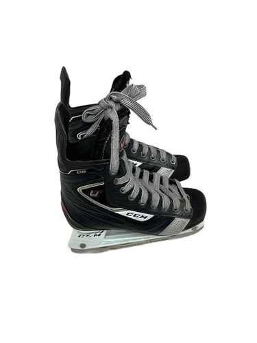 Used CCM U+06 Junior Hockey Skate Junior 02 11692-S000143732