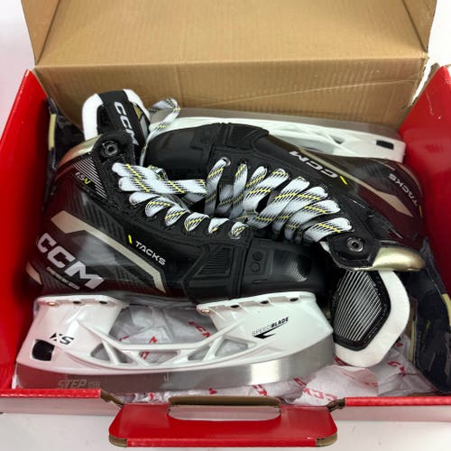 New CCM Tacks ASV Skates | Intermediate 5.5 Regular | CCM463