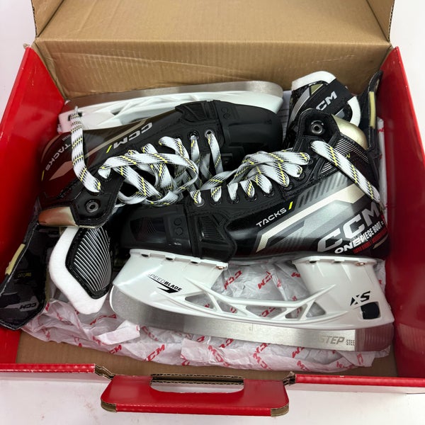 New CCM Tacks ASV Skates | Senior 7.5 Wide | CCM465