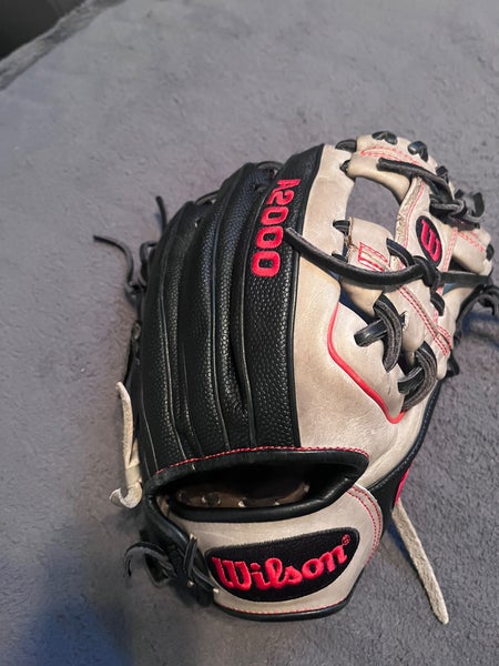 Wilson A2000 RH Infield Baseball Glove 11.25" (Used)