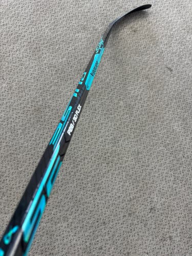Junior Bauer Pulse Left Hand Hockey Stick P28 30 Flex (New)