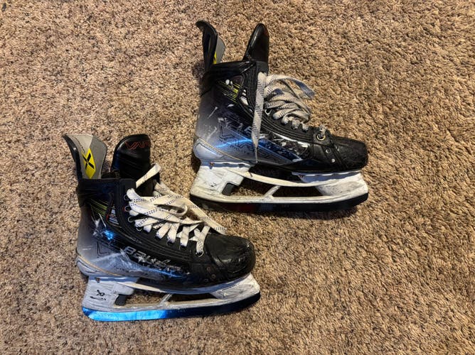 2023 Bauer Vapor Hyperlite 2 Hockey Skates Size 5 (Used)