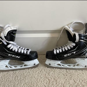 2017 CCM Ribcor 66K Hockey Skates Extra Wide Width Size 4.5 (Used)