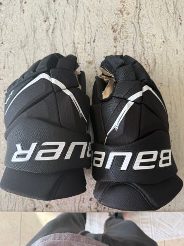 Bauer Vapor Flypro Gloves 15" (Used)