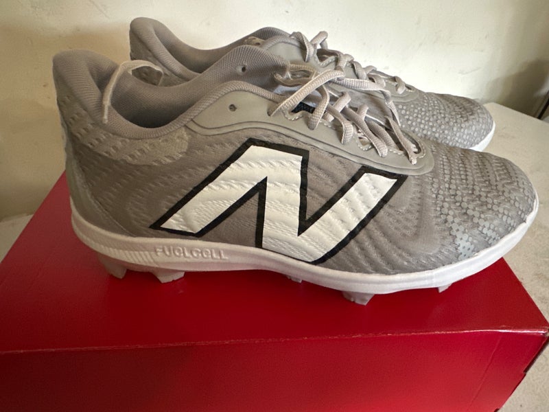 Gray Men's Size M 9.0 (W 10.0) Adult New Balance 4040v7 Low Top Molded Cleats (New)