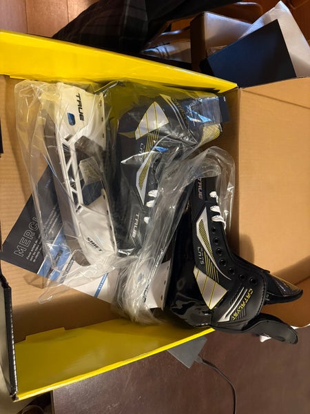 2022 True Catalyst 5 Hockey Skates Regular Width 8.5 (New)