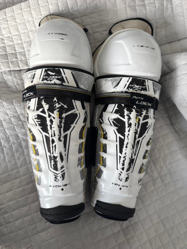 Senior CCM Tacks Classic Pro 15" Shin Pads (Used)