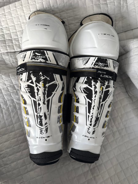 Senior CCM Tacks Classic Pro 15" Shin Pads (Used)