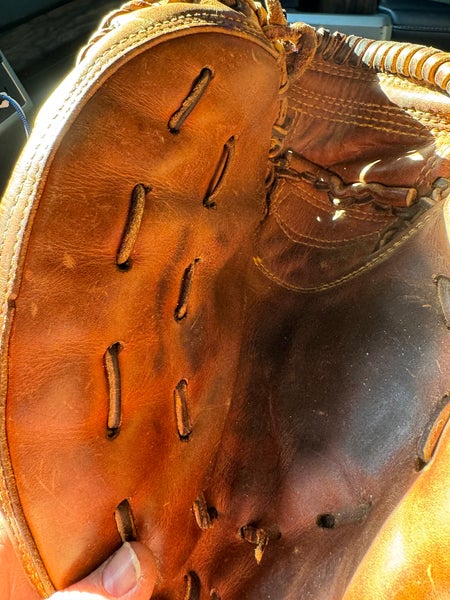 Nokona CM225 RH Catcher's Baseball Glove 34" (Used)